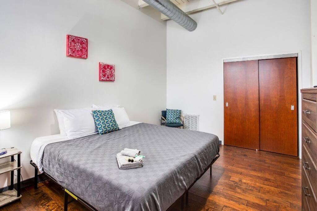 Апартаменты Centric Ny Style Loft W/King Bed Рочестер Экстерьер фото